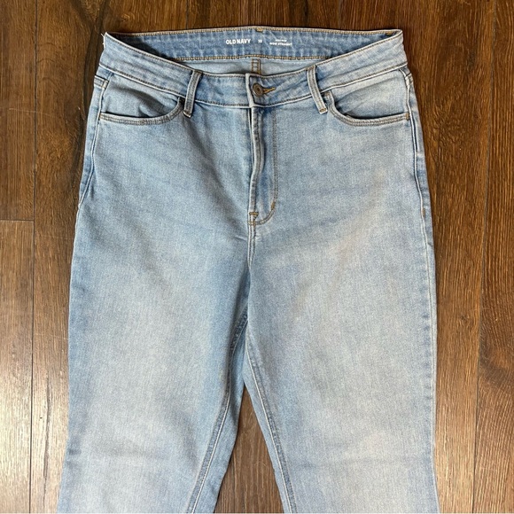 Old Navy High-Waisted Wow Straight Jeans SZ 10 - Picture 4 of 6